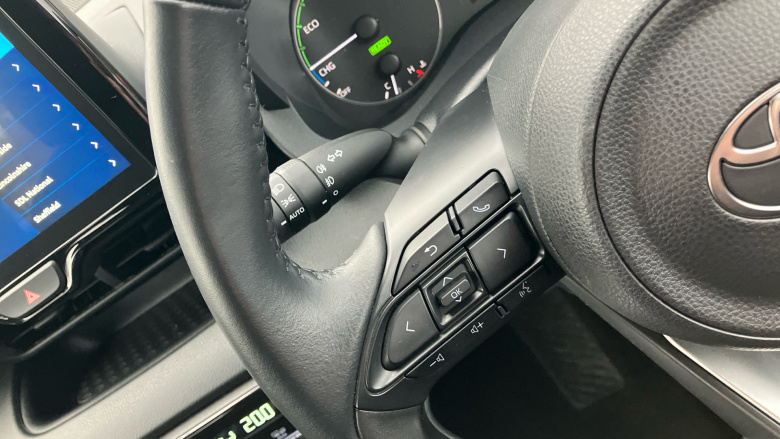 Toyota Yaris 1.5 Hybrid Icon 5dr CVT Hybrid Hatchback